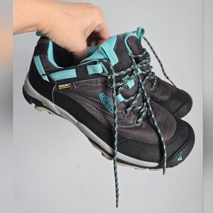 KEEN Charcoal and Teal Hiking Shoes